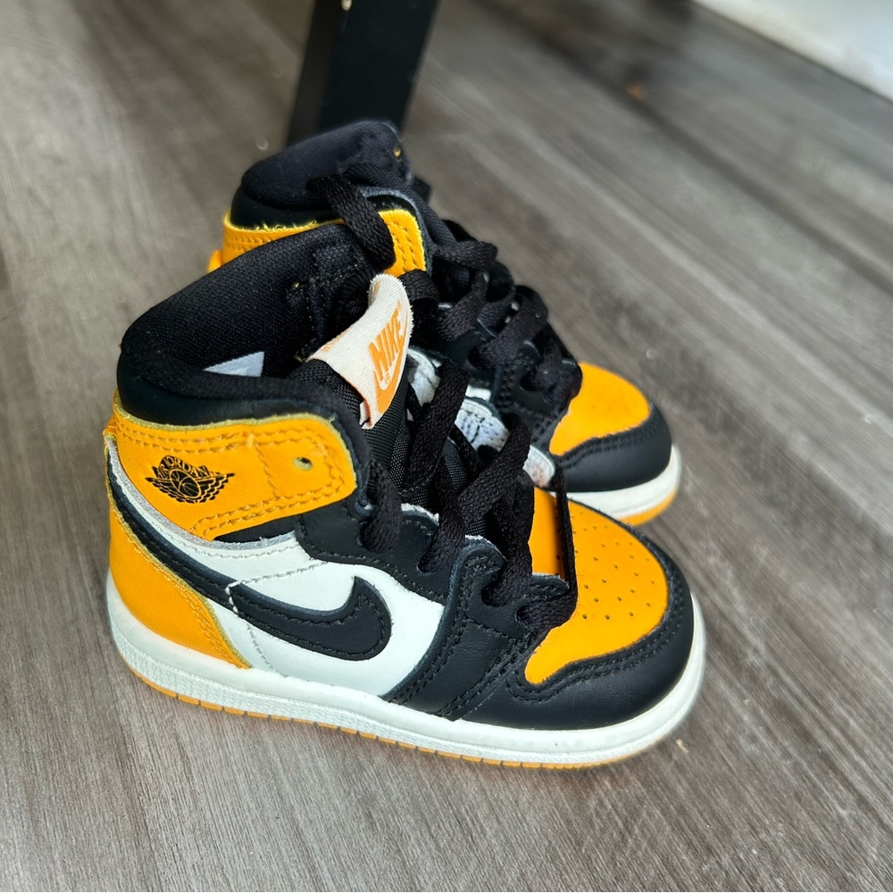 4c Jordan 1s.